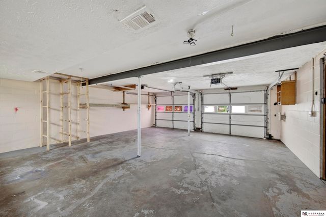 6634 Nebraska Avenue, Omaha, NE 68104