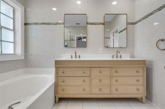 7482 NW 21st Ct, Pembroke Pines, FL 33024