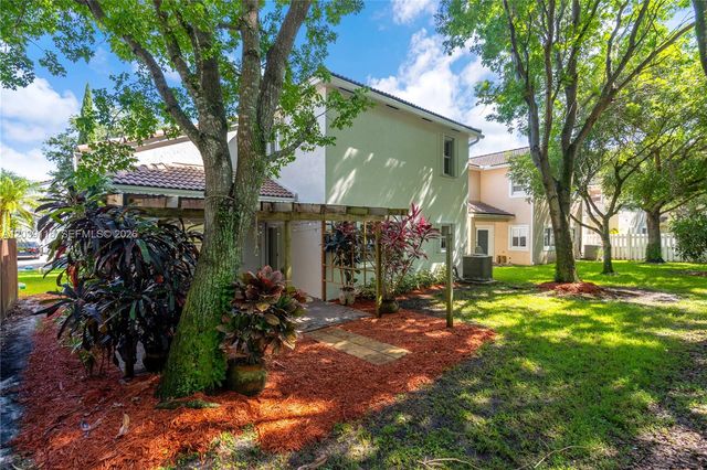 7482 NW 21st Ct, Pembroke Pines, FL 33024