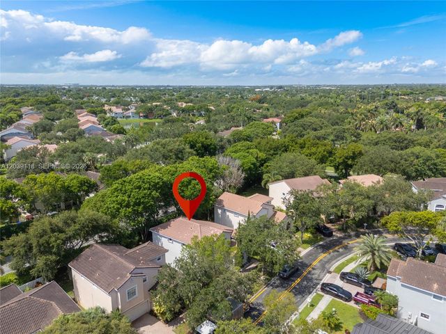 7482 NW 21st Ct, Pembroke Pines, FL 33024