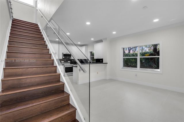 7482 NW 21st Ct, Pembroke Pines, FL 33024