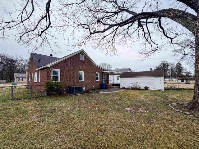 400 PARK ST, Covington, TN 38019