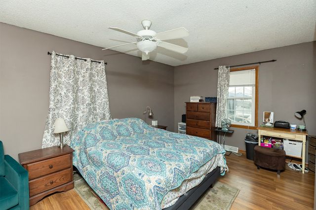 2830 NE 51st Court, Des Moines, IA 50317