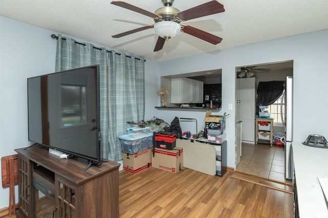 2830 NE 51st Court, Des Moines, IA 50317