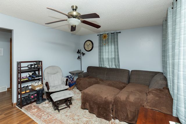 2830 NE 51st Court, Des Moines, IA 50317