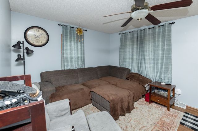 2830 NE 51st Court, Des Moines, IA 50317