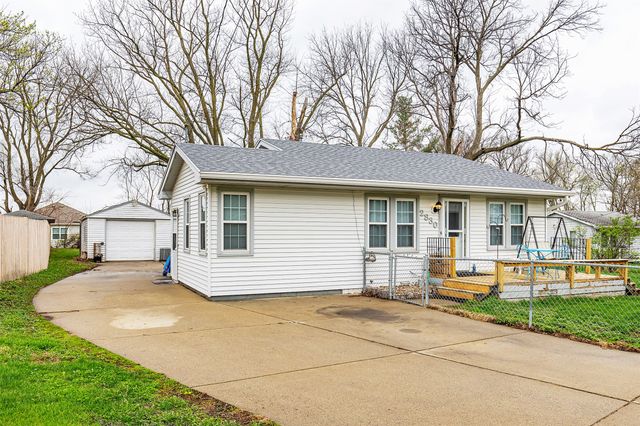 2830 NE 51st Court, Des Moines, IA 50317