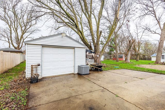 2830 NE 51st Court, Des Moines, IA 50317