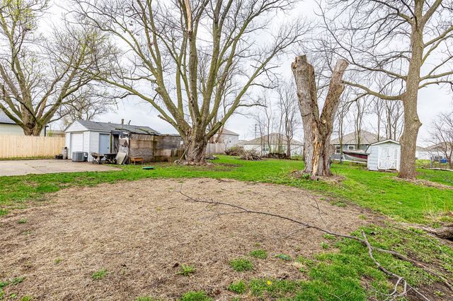 2830 NE 51st Court, Des Moines, IA 50317