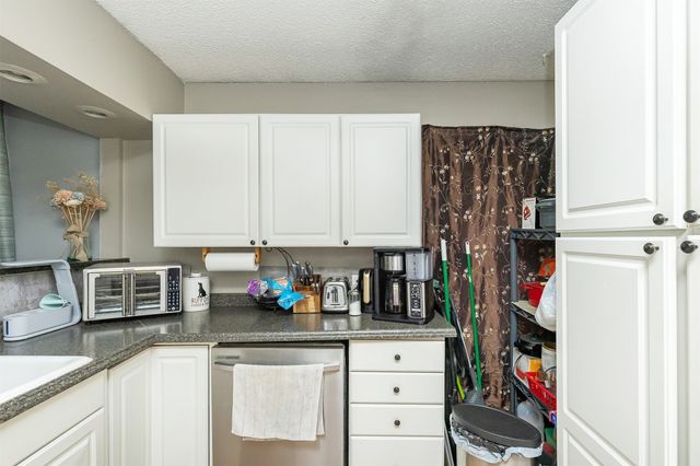 2830 NE 51st Court, Des Moines, IA 50317