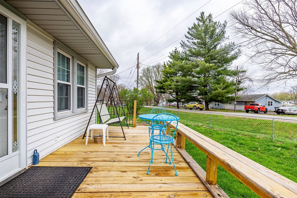 2830 NE 51st Court, Des Moines, IA 50317