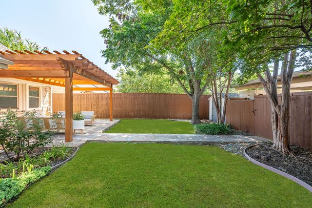 1430 Broadmoor Drive, Richardson, TX 75082