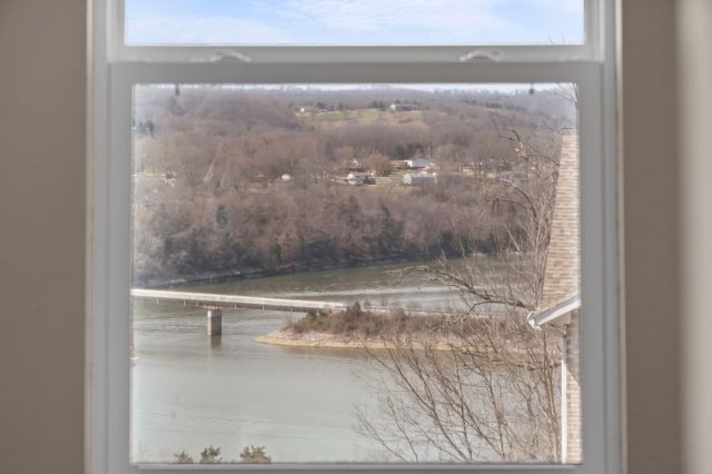 157 S Shining Mountain Drive, Cape Fair, MO 65624