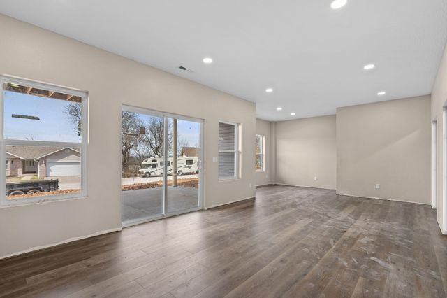 157 S Shining Mountain Drive, Cape Fair, MO 65624