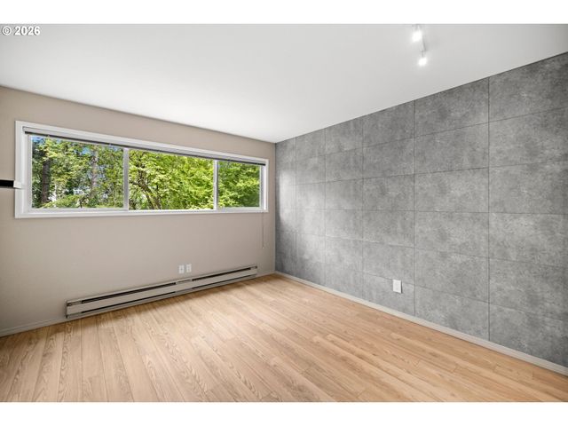 4360 Sw DICKINSON St 35, Portland, OR 97219