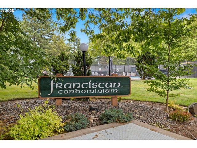 4360 Sw DICKINSON St 35, Portland, OR 97219