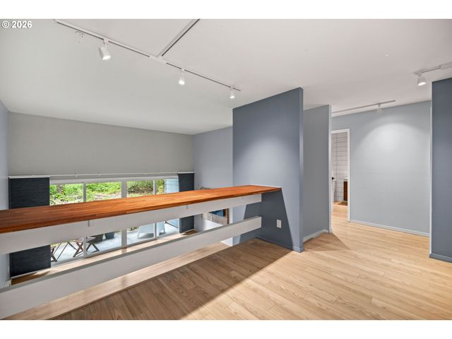 4360 Sw DICKINSON St 35, Portland, OR 97219