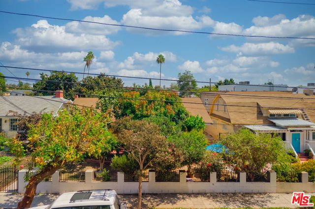 2304 S La Salle Avenue, Los Angeles, CA 90018