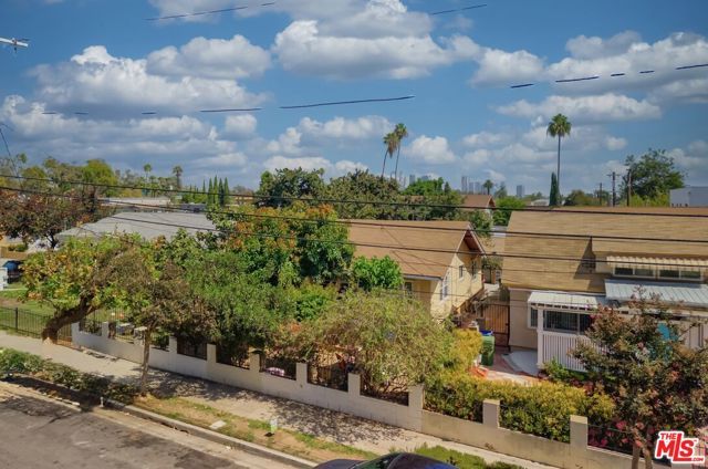 2304 S La Salle Avenue, Los Angeles, CA 90018