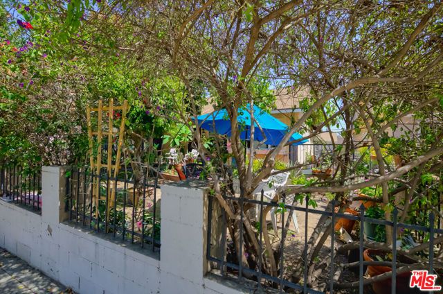 2304 S La Salle Avenue, Los Angeles, CA 90018
