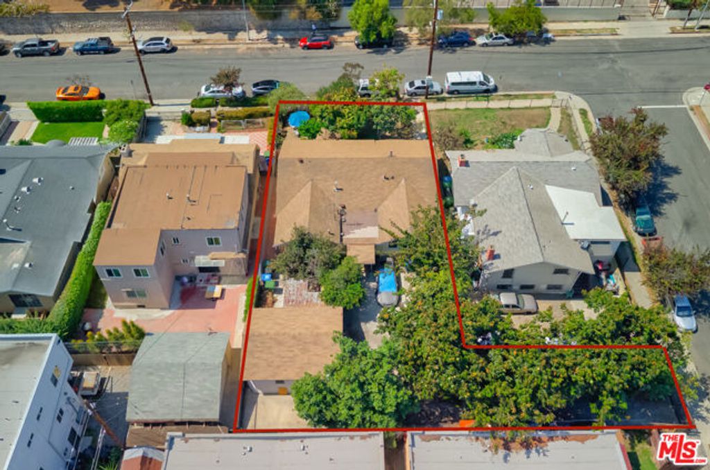 2304 S La Salle Avenue, Los Angeles, CA 90018