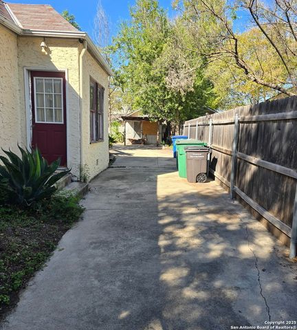 1643 rosewood, San Antonio, TX 78201