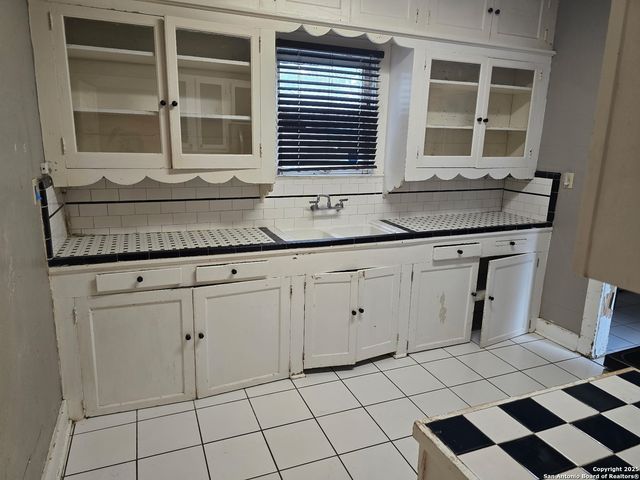 1643 rosewood, San Antonio, TX 78201