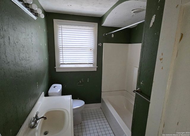 1643 rosewood, San Antonio, TX 78201