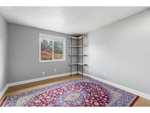 12061 Se SUNNYCREEK Ln, Clackamas, OR 97015