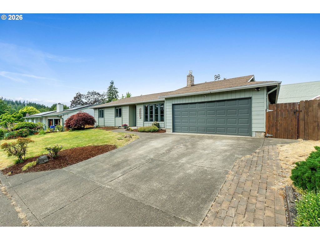 12061 Se SUNNYCREEK Ln, Clackamas, OR 97015