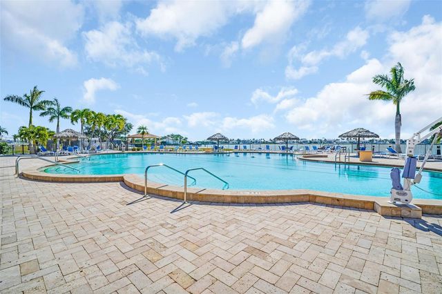 4900 BRITTANY DRIVE S 1405, St Petersburg, FL 33715