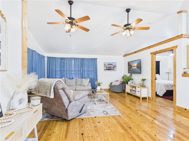 606 N Springfield Street, Berryville, AR 72616