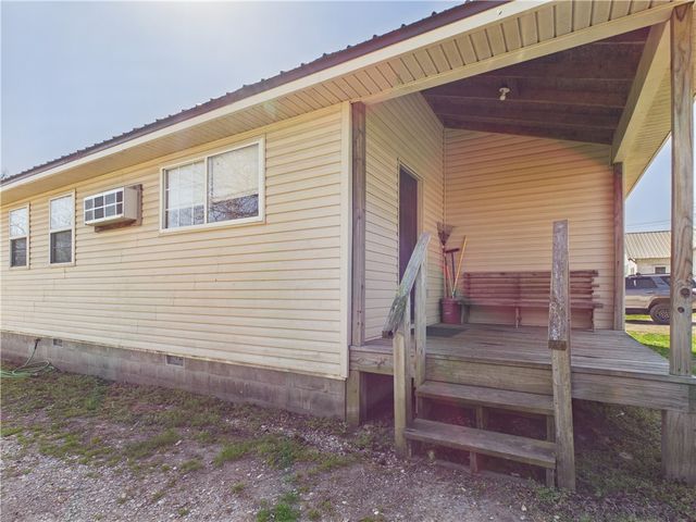 606 N Springfield Street, Berryville, AR 72616