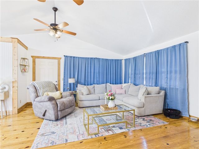 606 N Springfield Street, Berryville, AR 72616