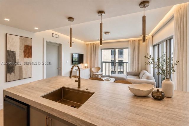 2740 SW 28th Terrace 602, Miami, FL 33133