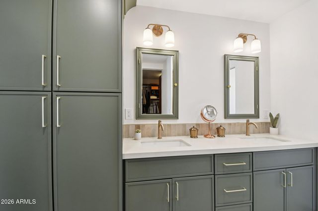 235 E ESTERO Lane, Litchfield Park, AZ 85340