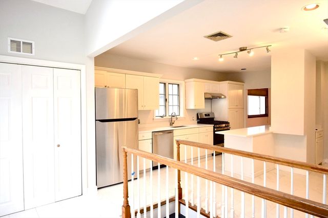 144-146 Cleveland Ave 2, Braintree, MA 02184