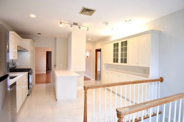 144-146 Cleveland Ave 2, Braintree, MA 02184