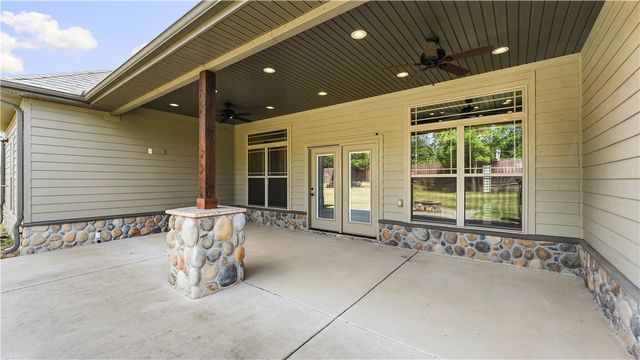 3760 Bitterroot Street, Bentonville, AR 72712