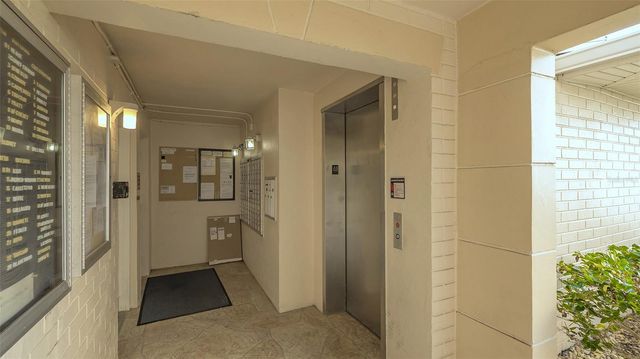200 THE ESPLANADE N B22, Venice, FL 34285