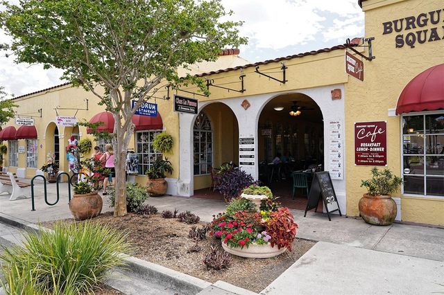 200 THE ESPLANADE N B22, Venice, FL 34285