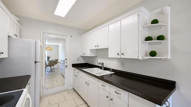 200 THE ESPLANADE N B22, Venice, FL 34285