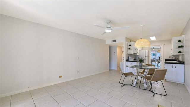 200 THE ESPLANADE N B22, Venice, FL 34285