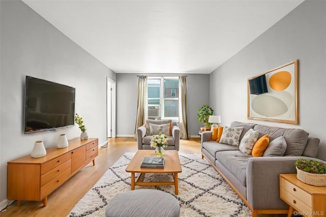 67-30 Clyde Street 6W, Forest Hills, NY 11375