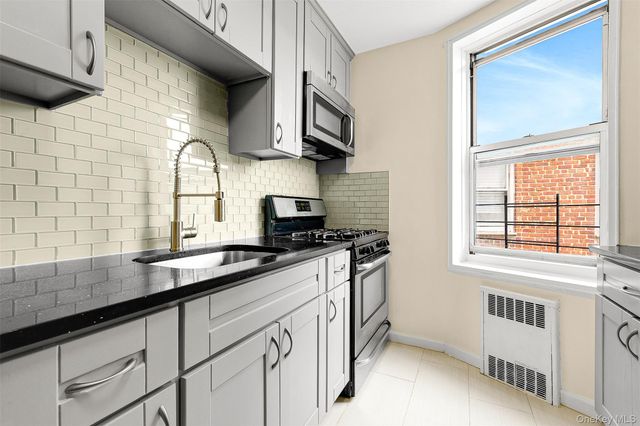 67-30 Clyde Street 6W, Forest Hills, NY 11375