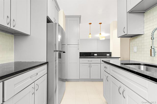 67-30 Clyde Street 6W, Forest Hills, NY 11375