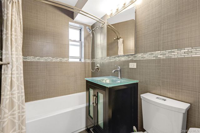 67-30 Clyde Street 6W, Forest Hills, NY 11375