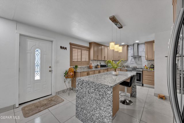 11749 SOCORRO Road, Socorro, TX 79927