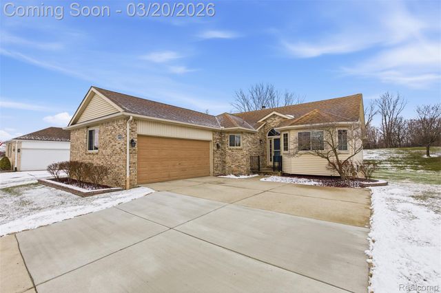 42925 N Hampton Drive, Sterling Heights, MI 48314