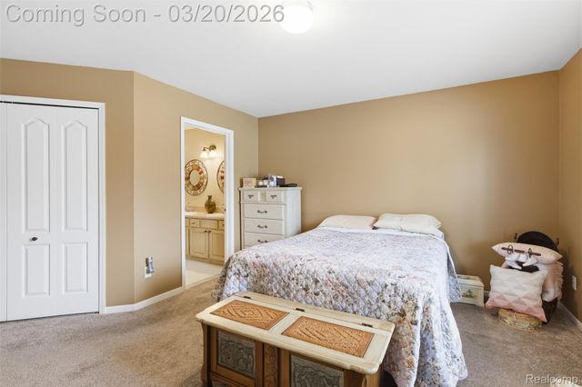 42925 N Hampton Drive, Sterling Heights, MI 48314